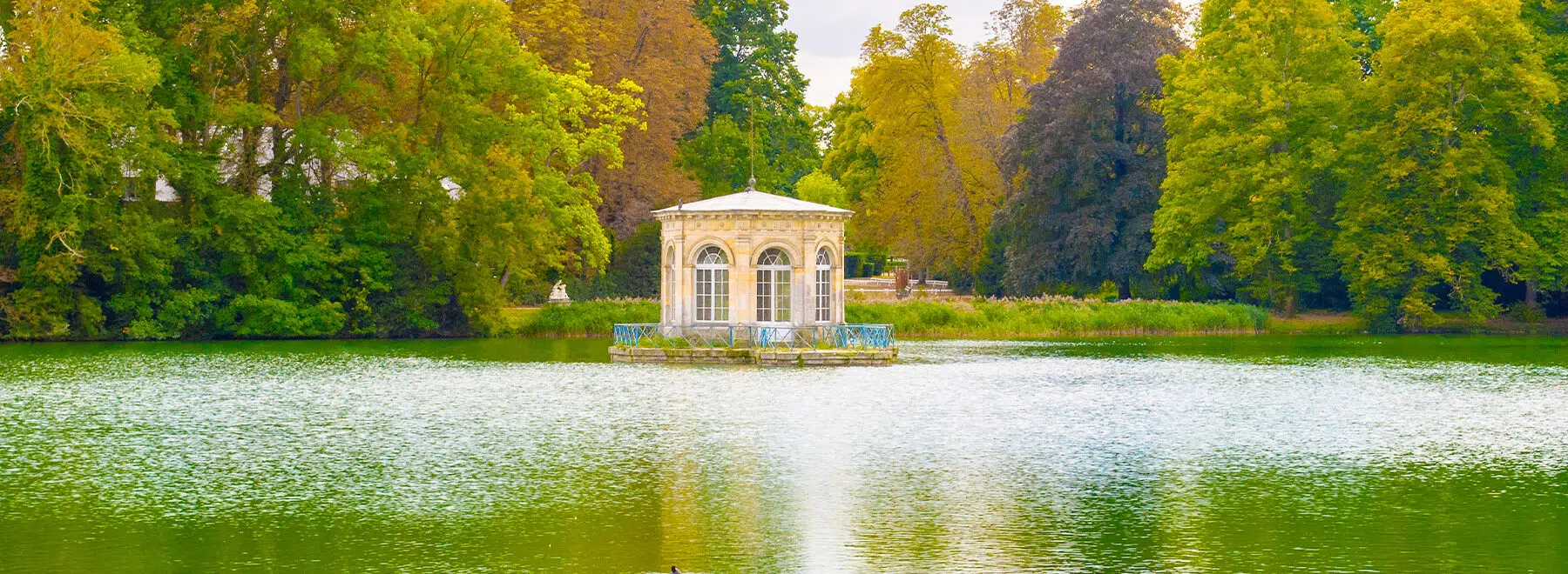 Tourisme aux alentours de la rivière Dorée