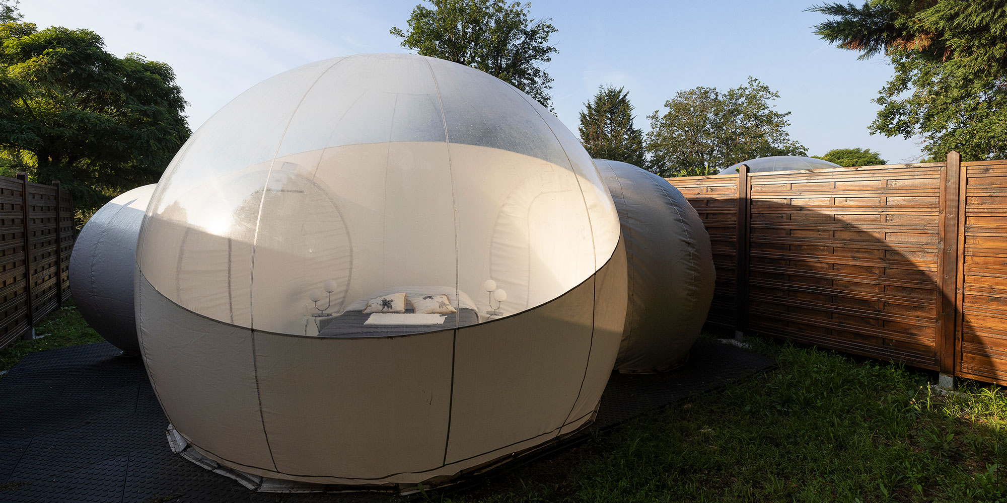 Nuit insolite dans une bulle transparente proche de Paris, camping La Rivière Dorée