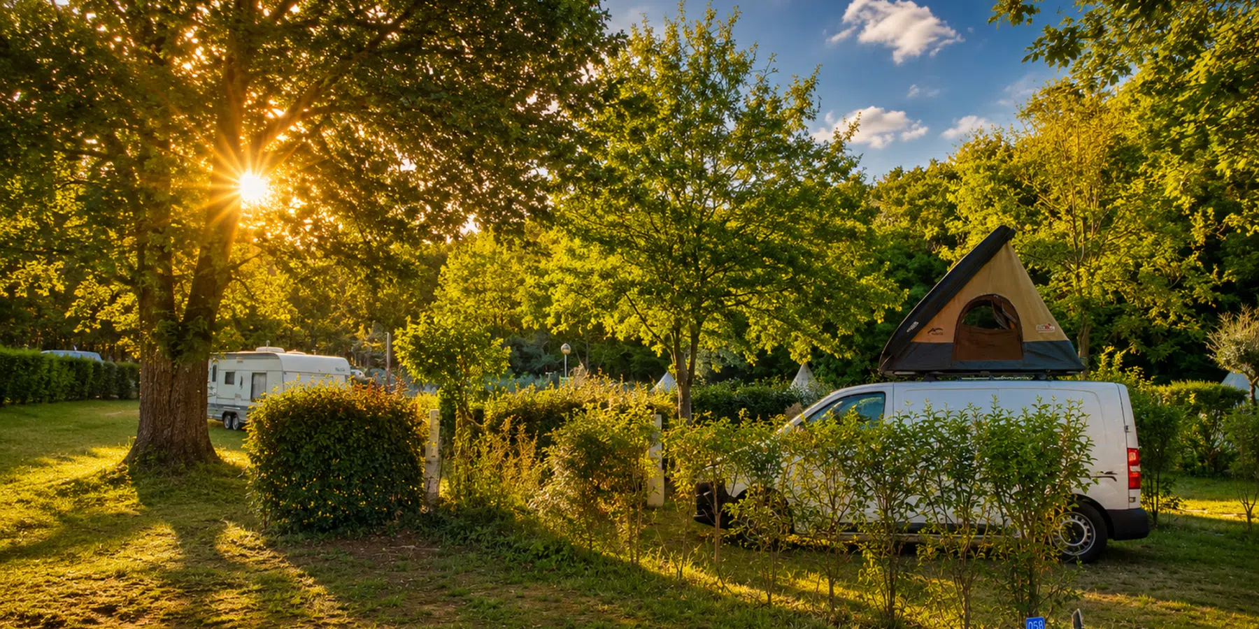 camping_toit_2000x1000